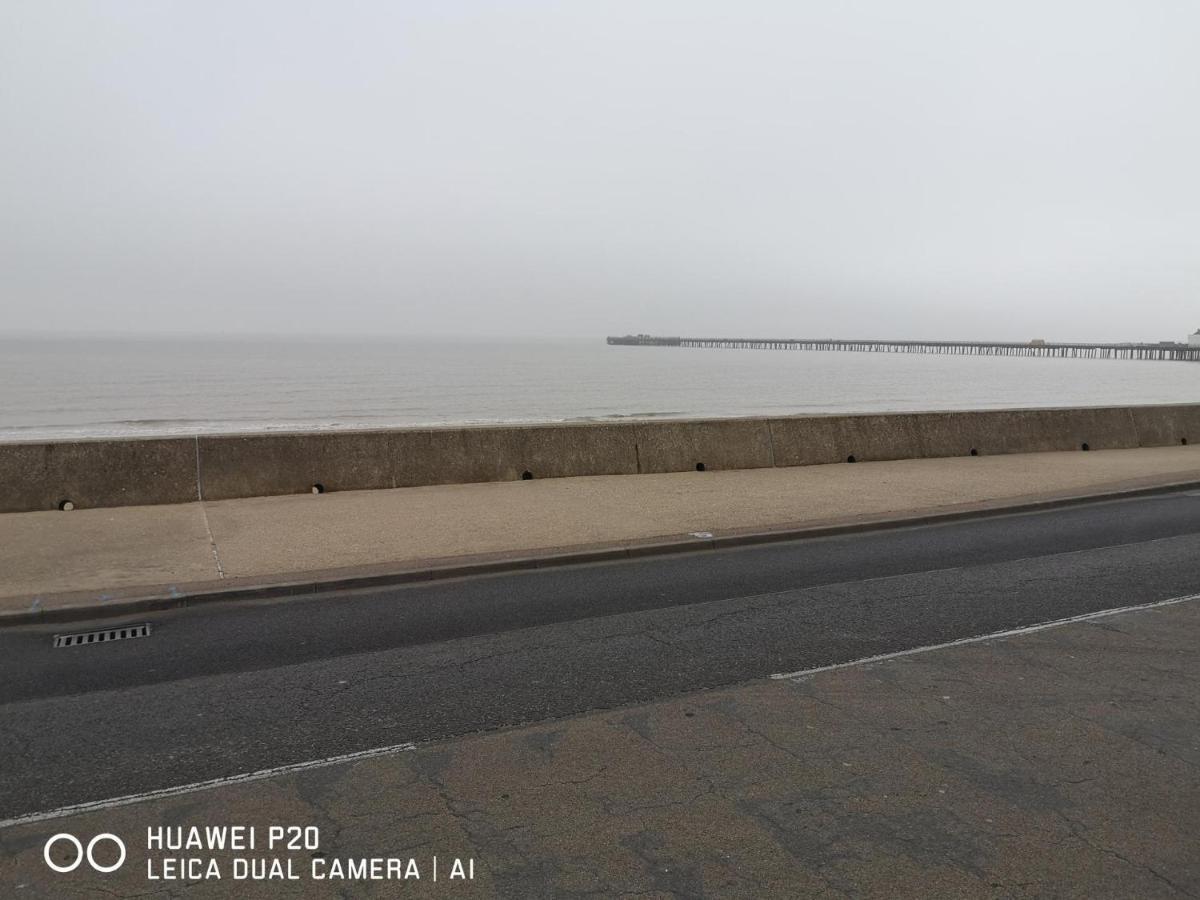 Lovely 2-Bed Caravan In Walton On The Naze Walton-on-the-Naze Exterior foto