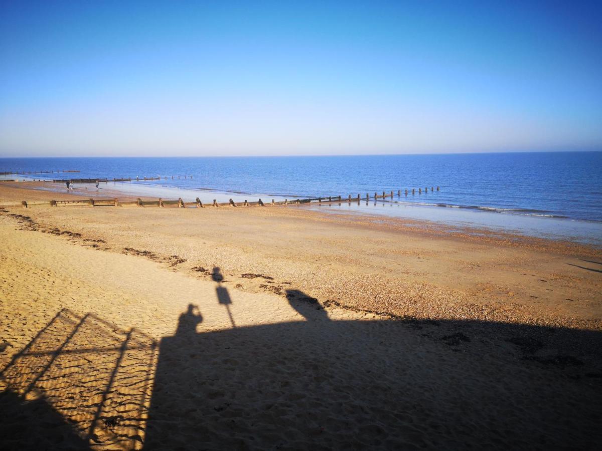 Lovely 2-Bed Caravan In Walton On The Naze Walton-on-the-Naze Exterior foto