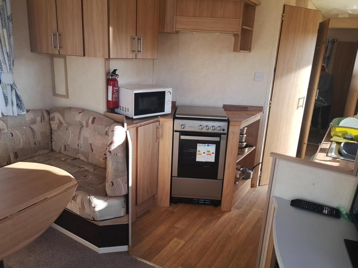 Lovely 2-Bed Caravan In Walton On The Naze Walton-on-the-Naze Exterior foto