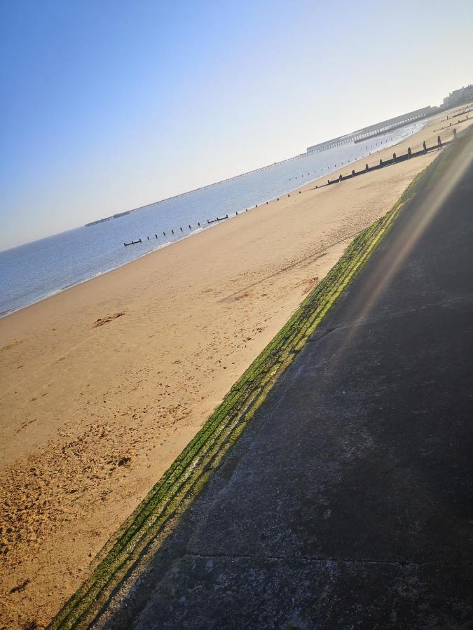 Lovely 2-Bed Caravan In Walton On The Naze Walton-on-the-Naze Exterior foto