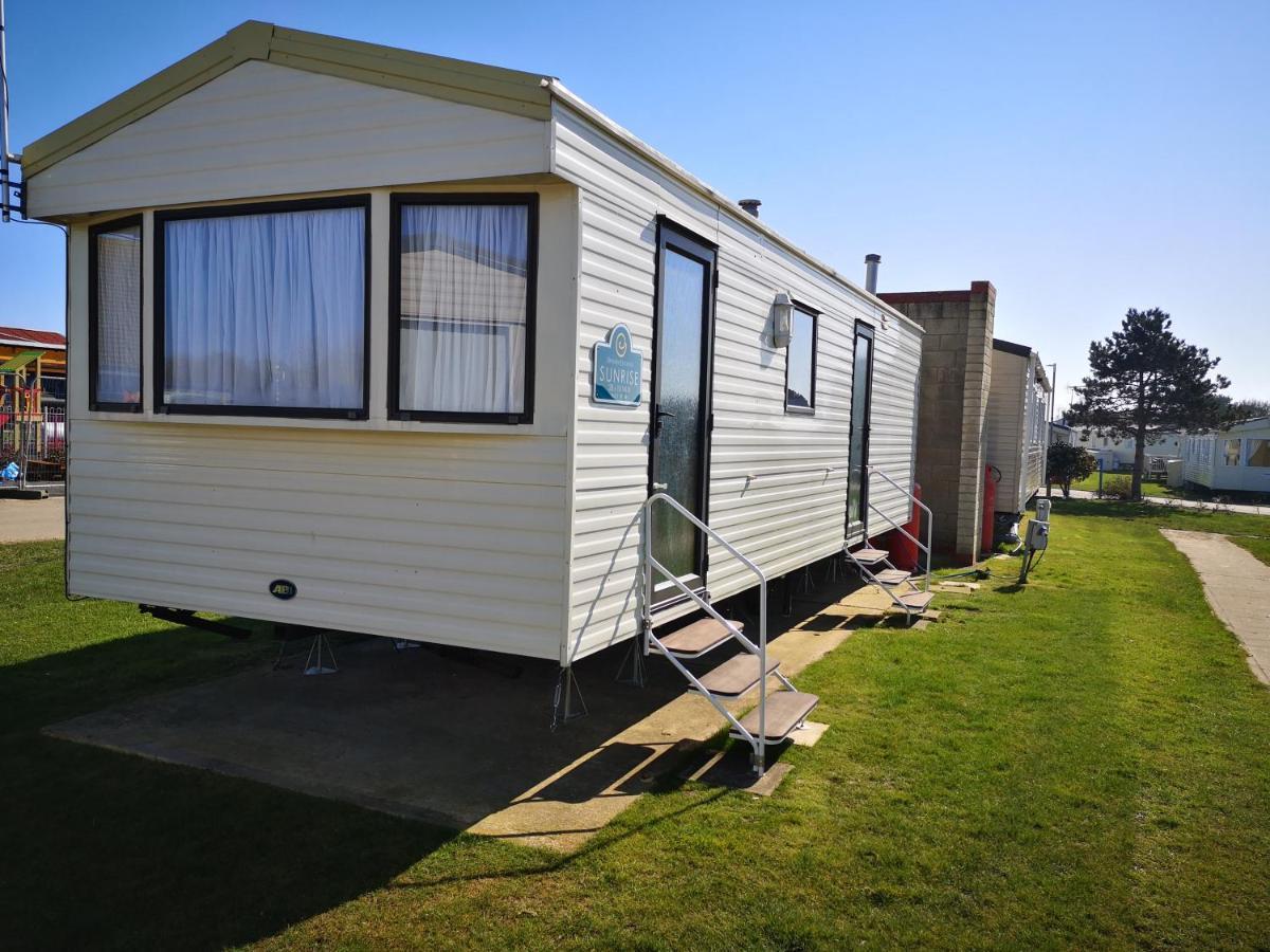 Lovely 2-Bed Caravan In Walton On The Naze Walton-on-the-Naze Exterior foto