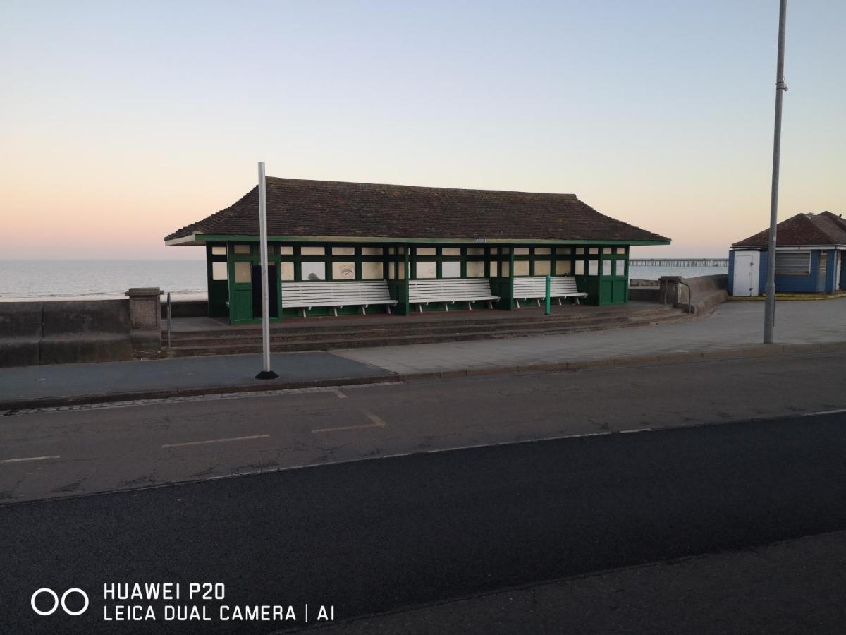 Lovely 2-Bed Caravan In Walton On The Naze Walton-on-the-Naze Exterior foto