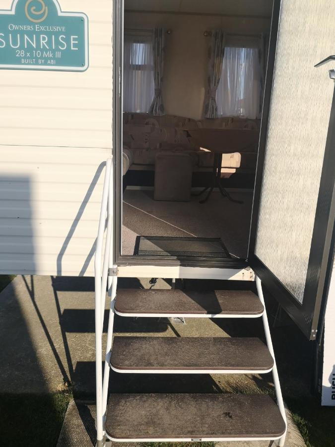 Lovely 2-Bed Caravan In Walton On The Naze Walton-on-the-Naze Exterior foto