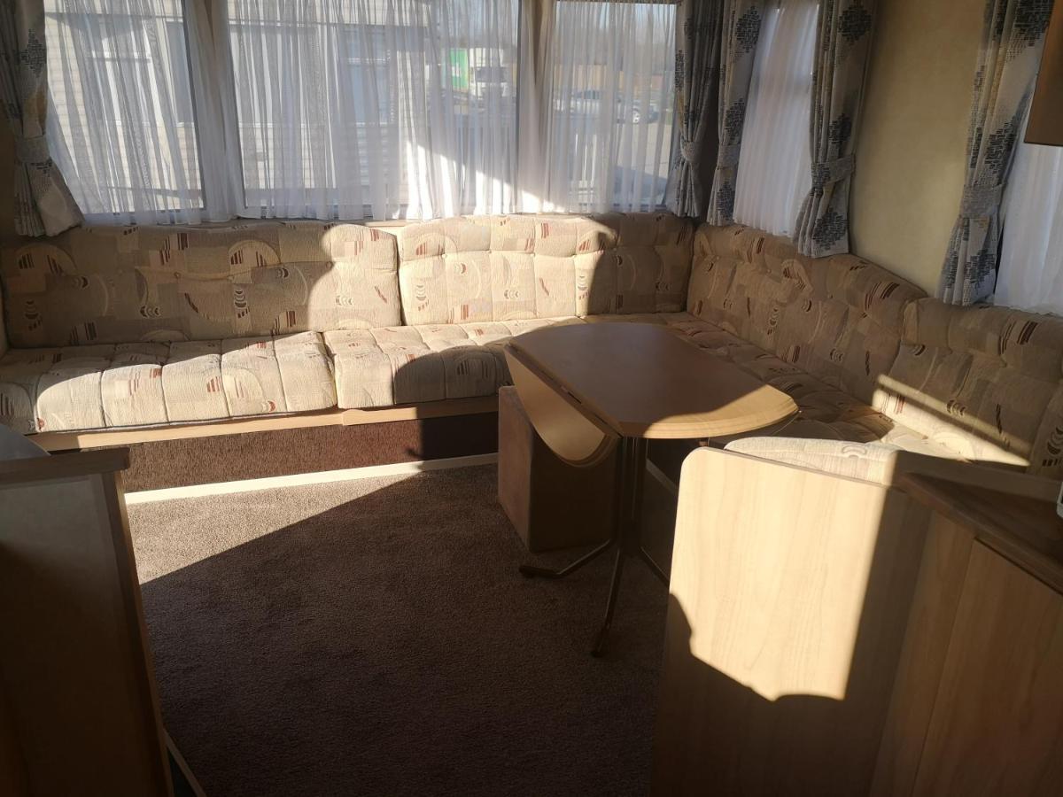 Lovely 2-Bed Caravan In Walton On The Naze Walton-on-the-Naze Exterior foto