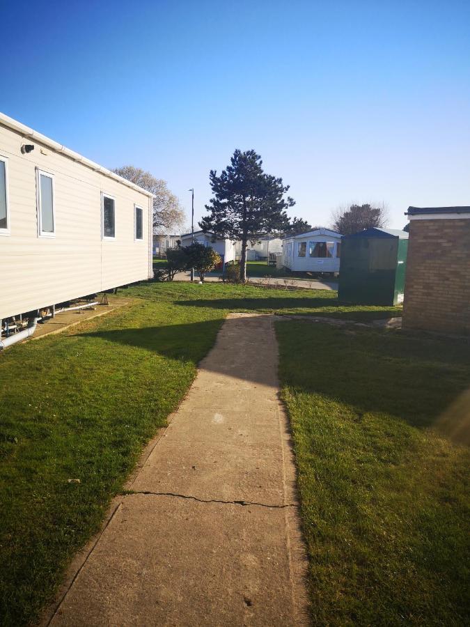 Lovely 2-Bed Caravan In Walton On The Naze Walton-on-the-Naze Exterior foto